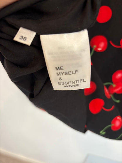 AMEÉ. Sleeveless fringed sweater S.(s)