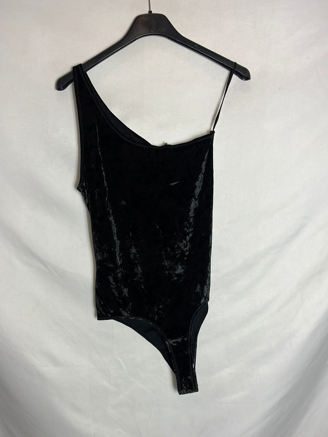 OYSHO. Black velvet top Tl