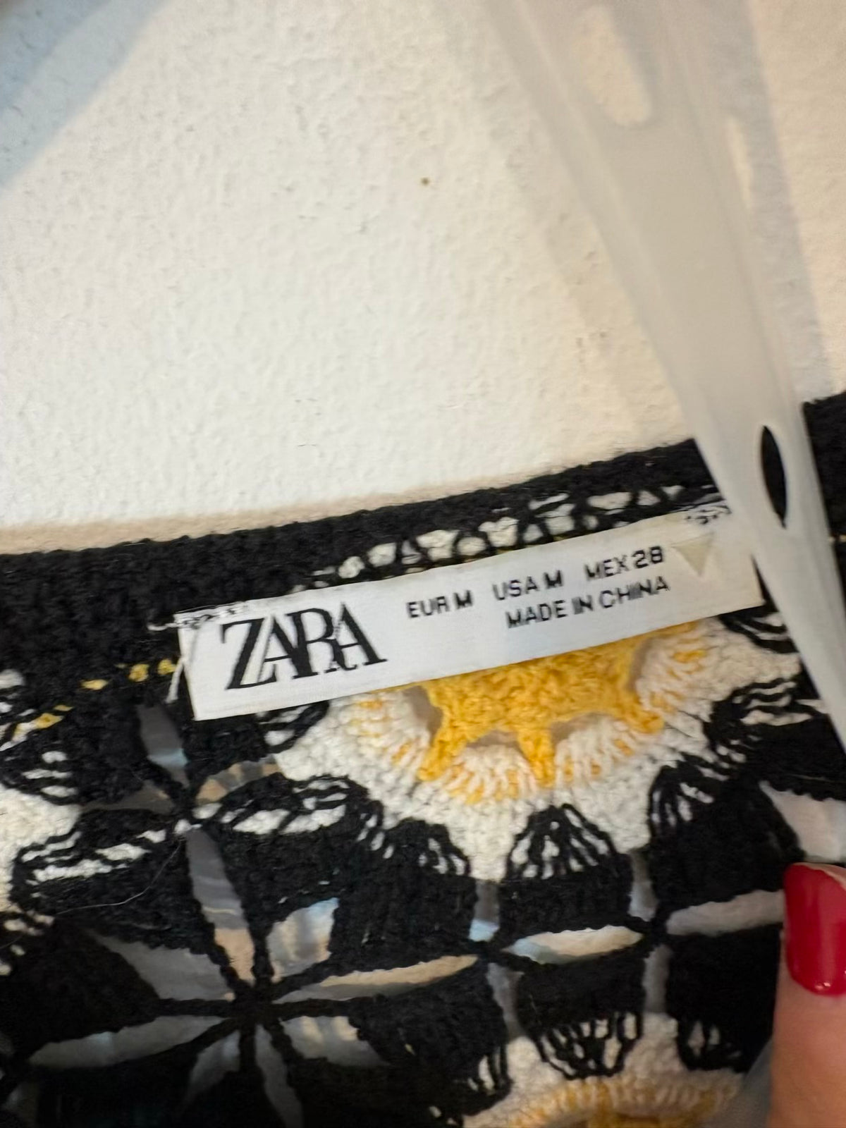 ZARA. Conjunto top y falda croché