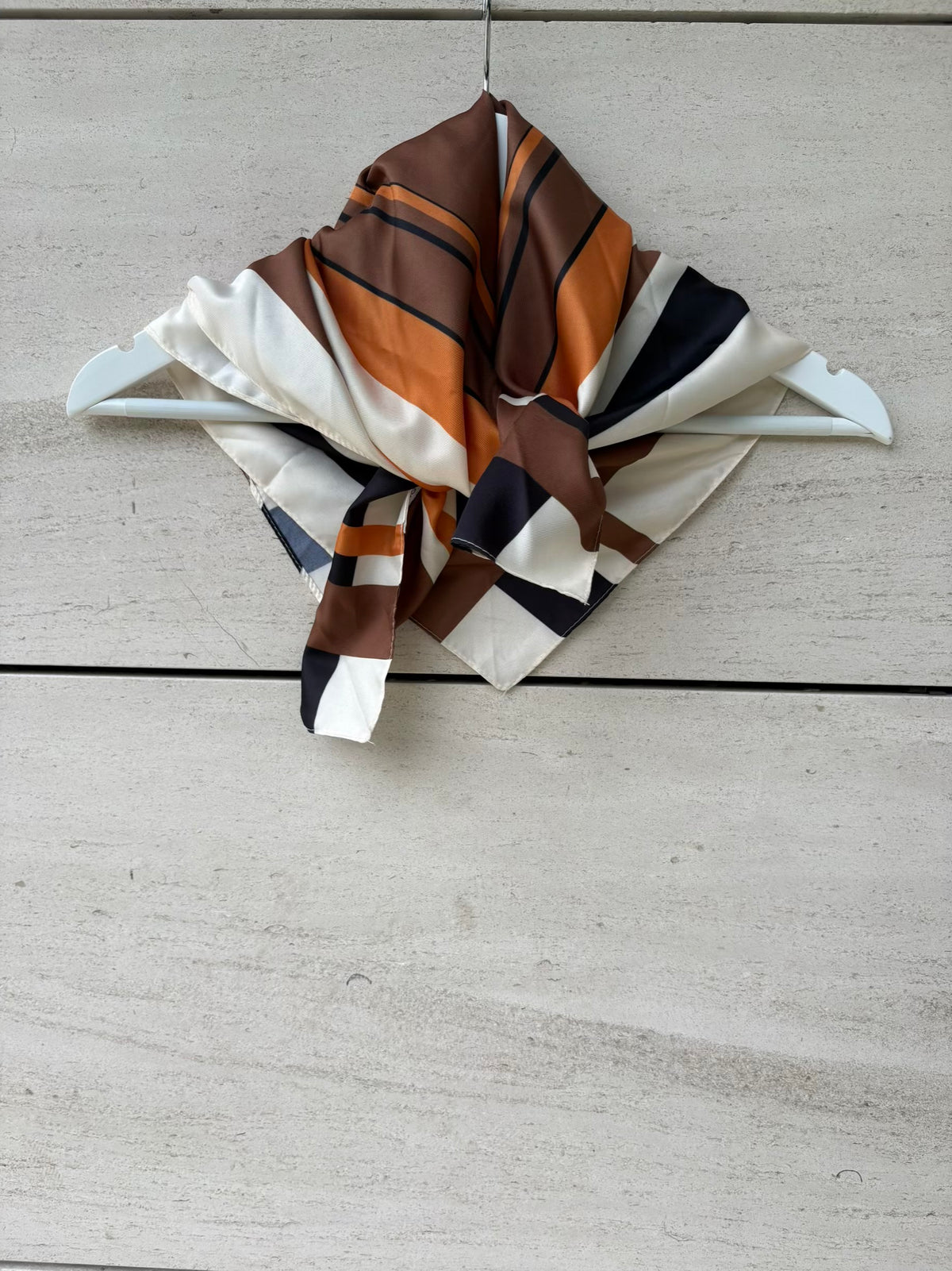 Pañuelo estampado geométrico