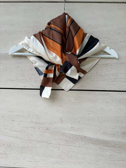 Pañuelo estampado geométrico