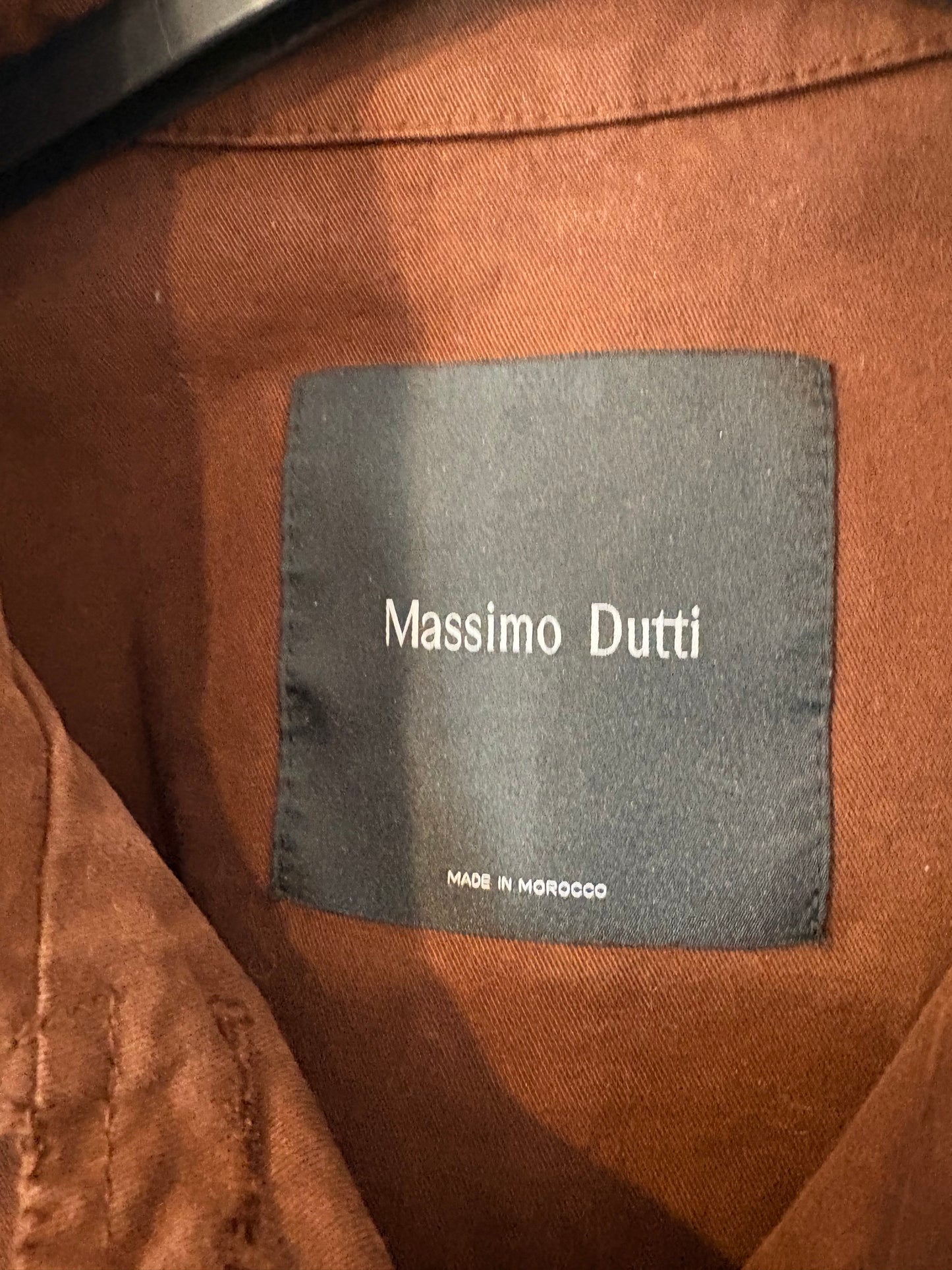 MASSIMO DUTTI. Chaqueta marrón bolsillos