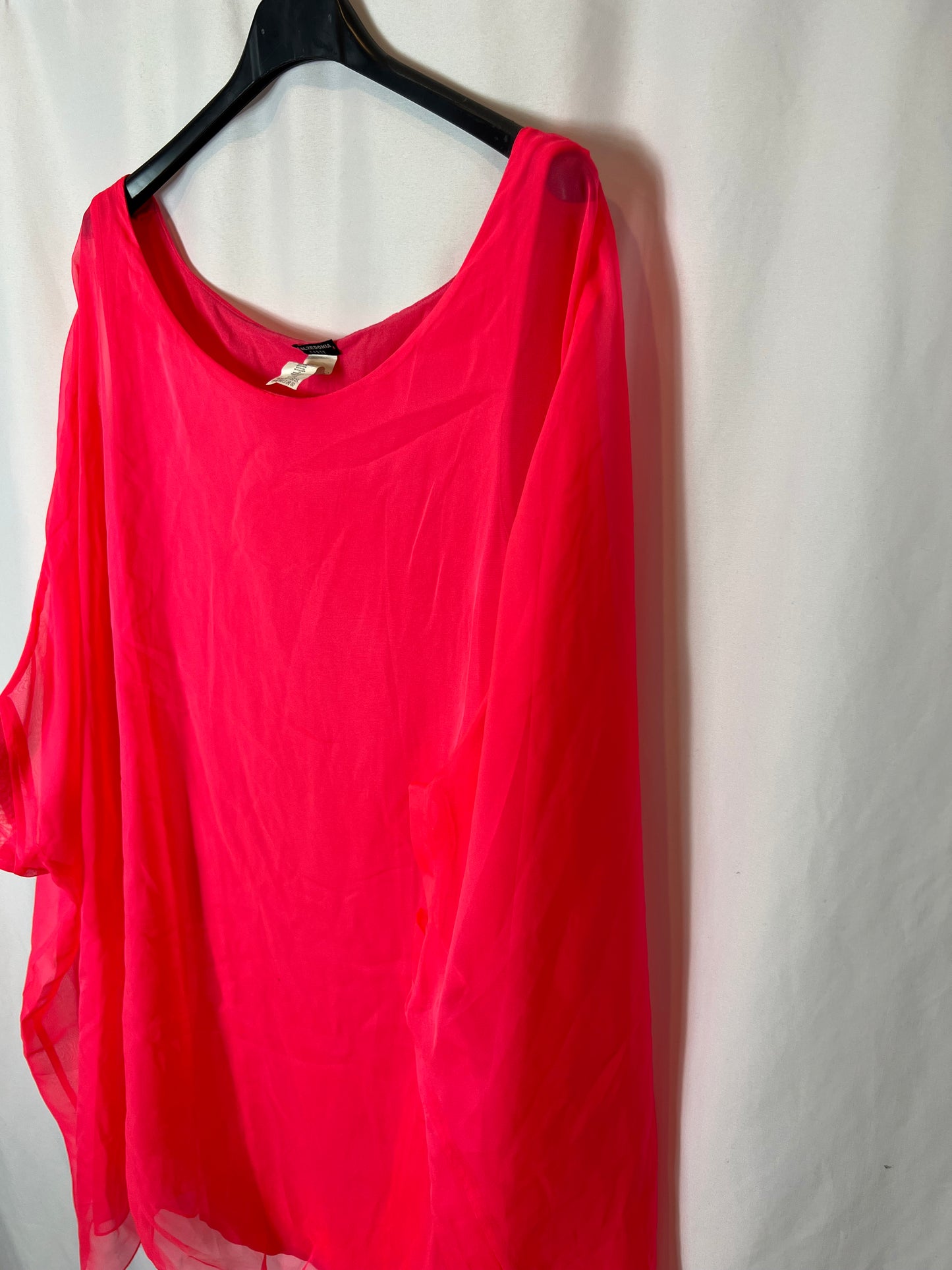 CALZEDONIA. Flowy pink Ts dress