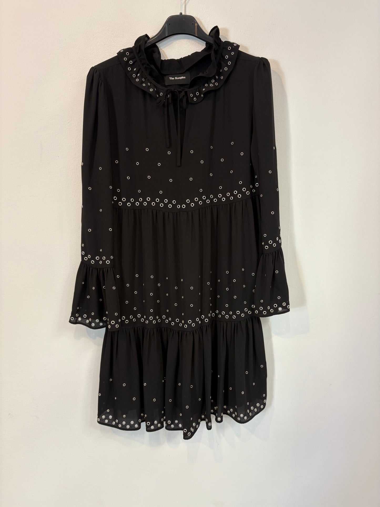 AMEÉ. Sleeveless fringed sweater S.(s)