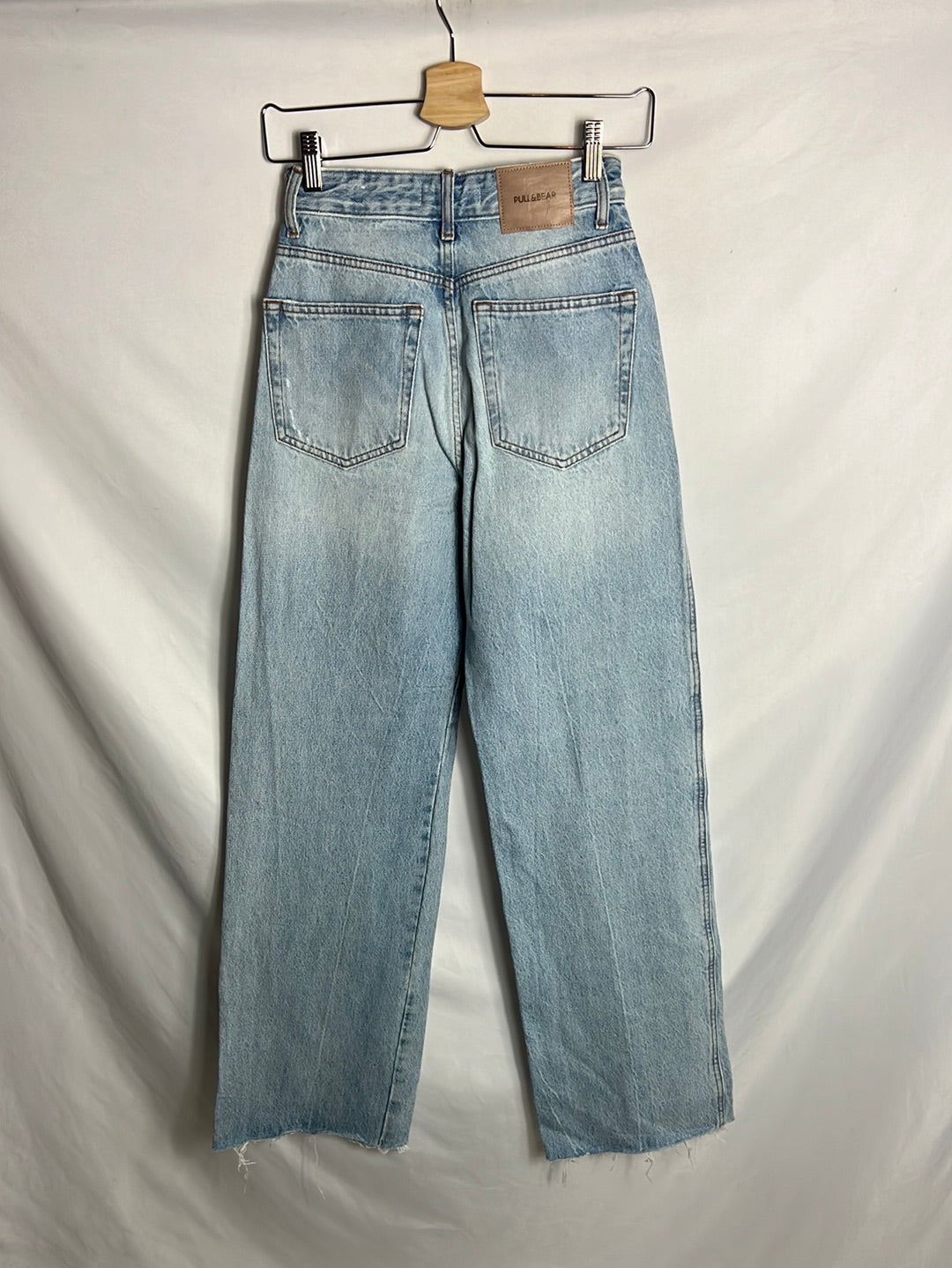 PULL&BEAR. Pantalón ancho recto T.34