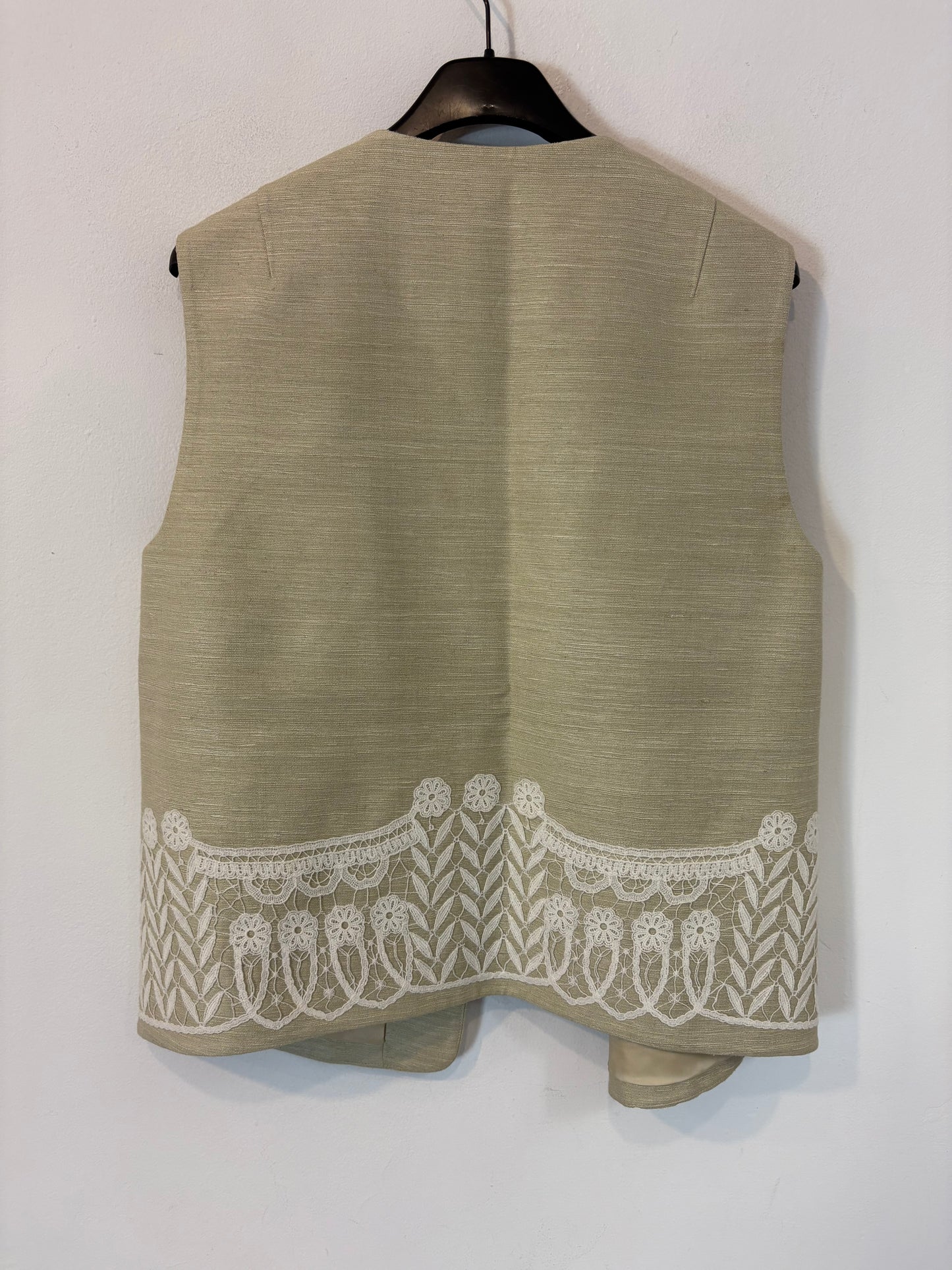 VILSHENKO. Chaleco seda bordados. T 8 (M)