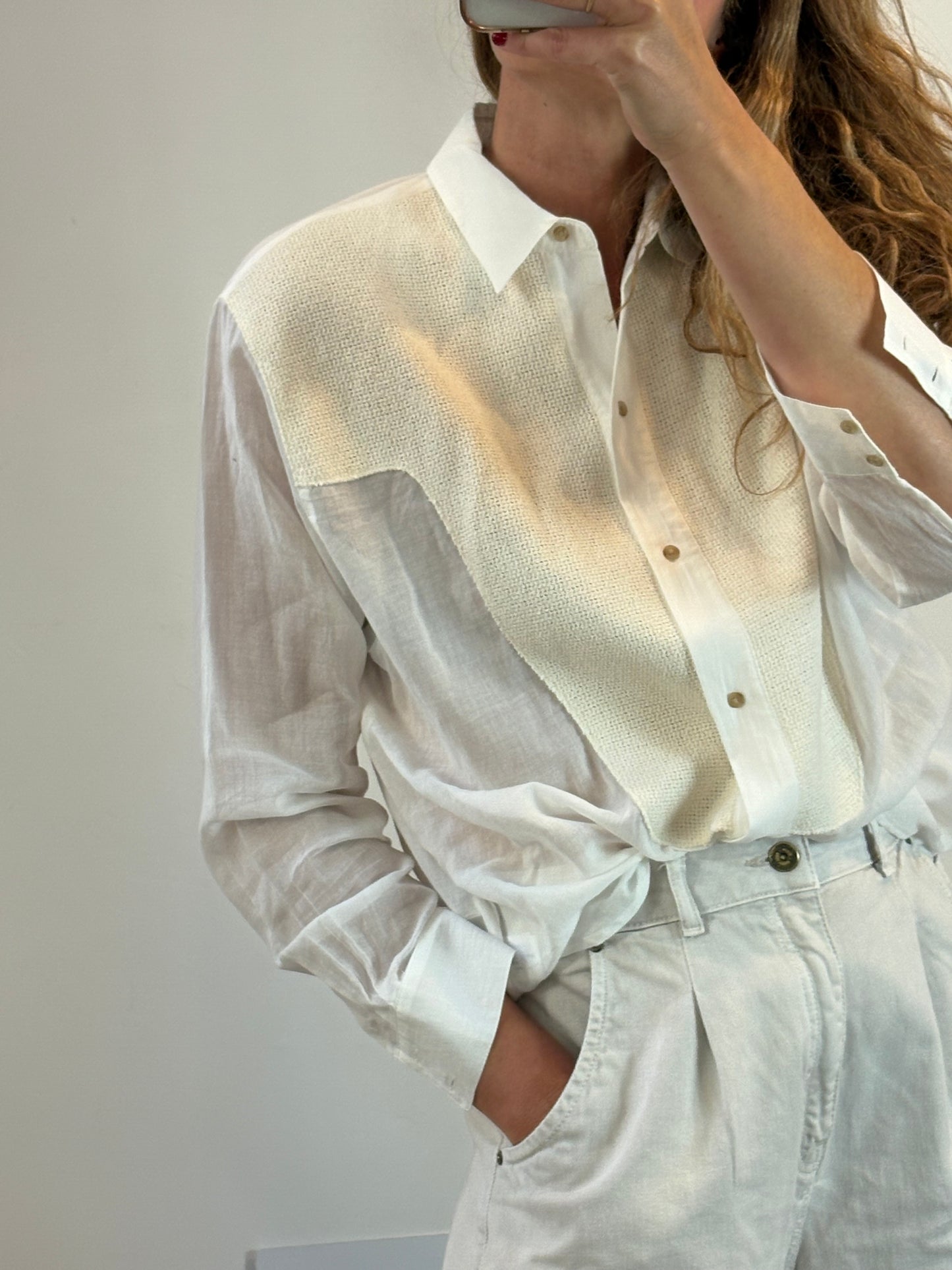 MASSIMO DUTTI. Blusa blanca algodón textura