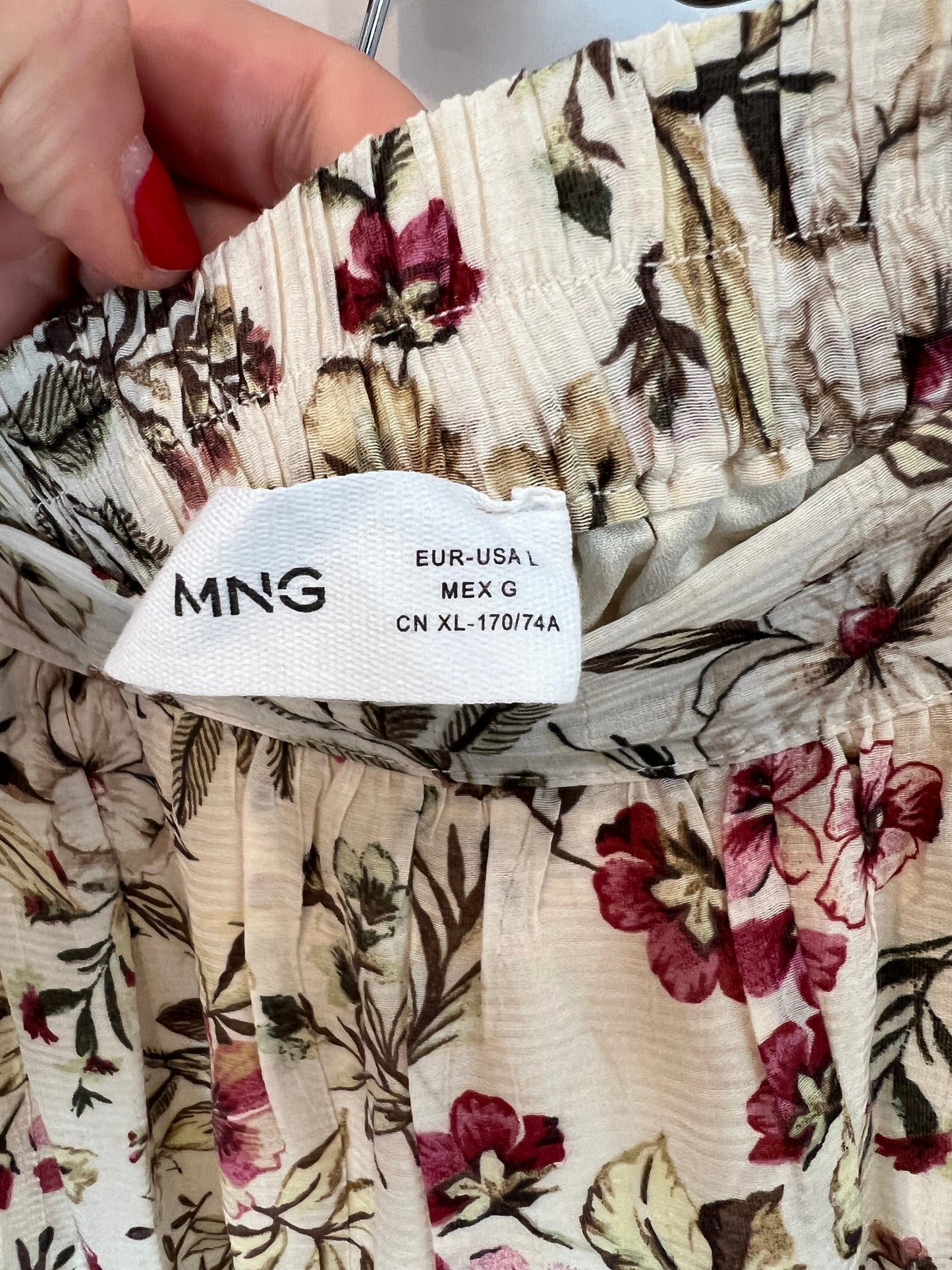 MANGO. falda larga beige flores T.l