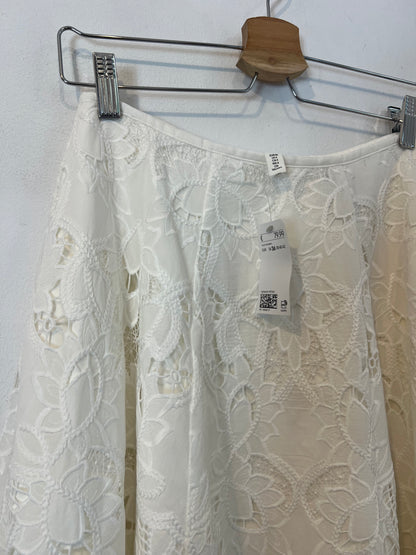 H&M. Falda blanca larga de encaje