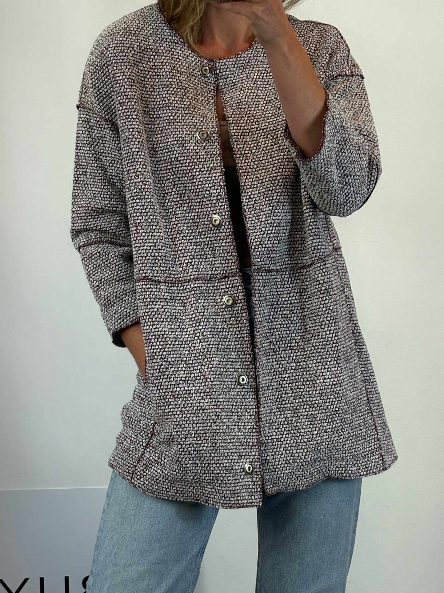 BIMBA Y LOLA. chaqueta textura burdeos