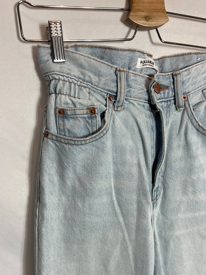 PULL&BEAR. Pantalón vaquero cintura elástica. T 32