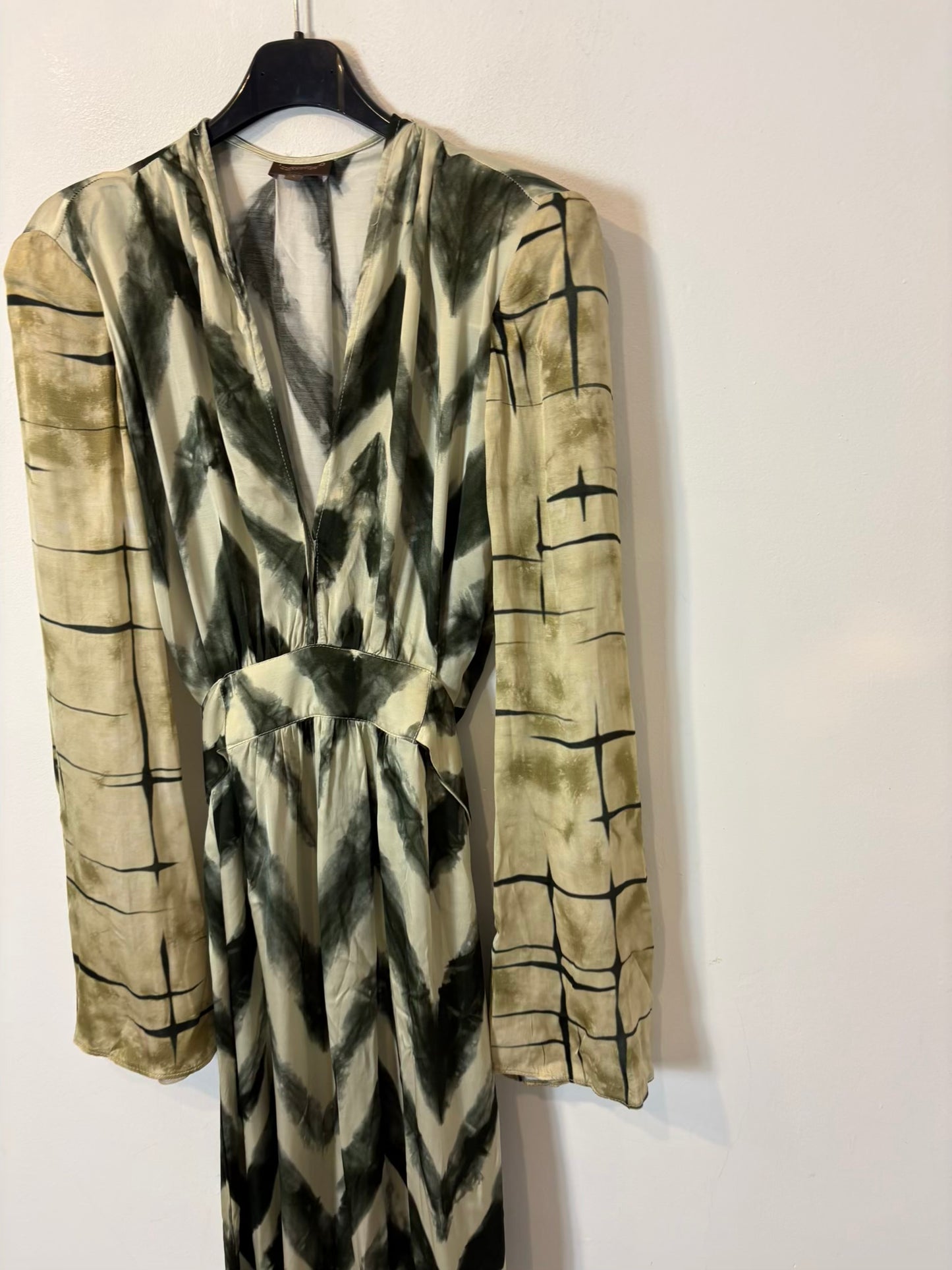 IQ COLLECTION. Vestido largo fluido estampado