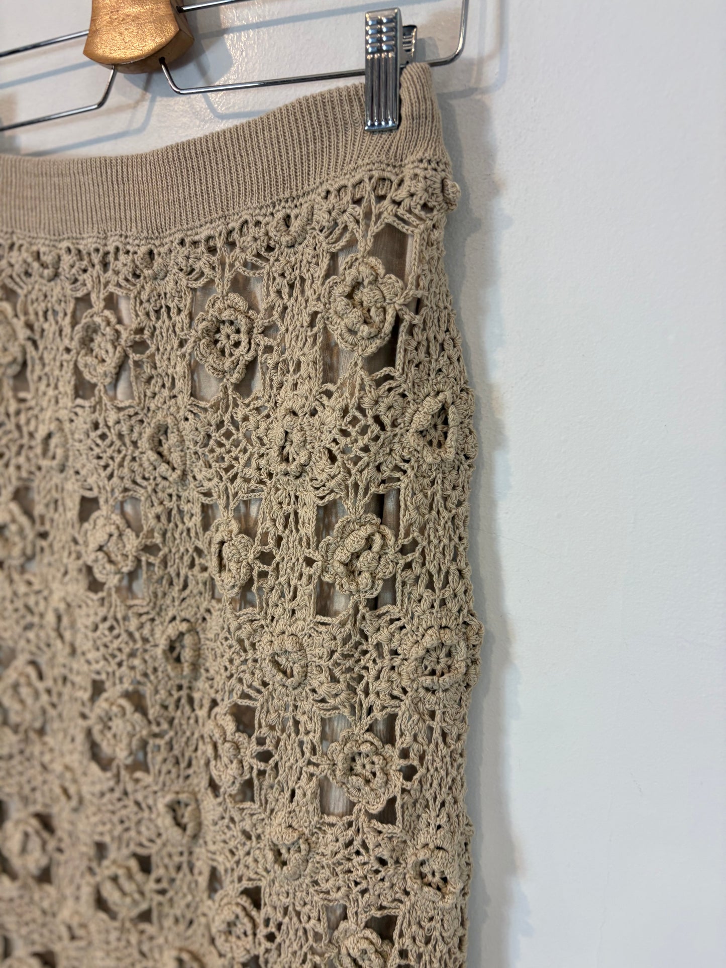 INTROPIA. Falda beige croché T.xs