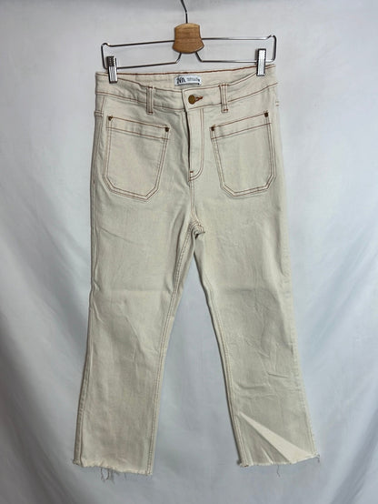 ZARA. Pantalón beige costura T.40