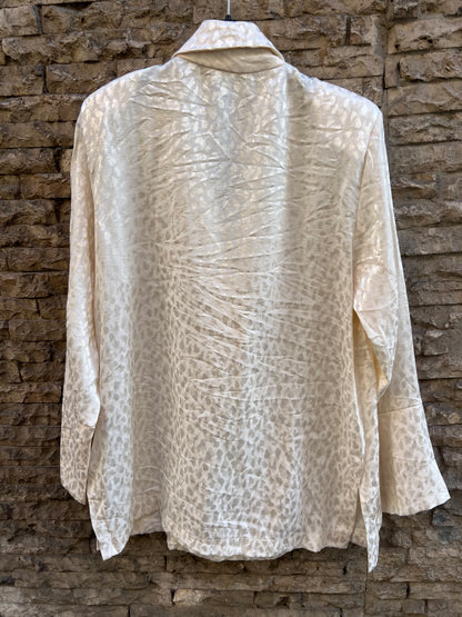 OTRAS. Blazer fluida beige botones nácar. T S