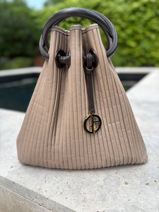 GIORGIO ARMANI. Bolso tote piel plisado