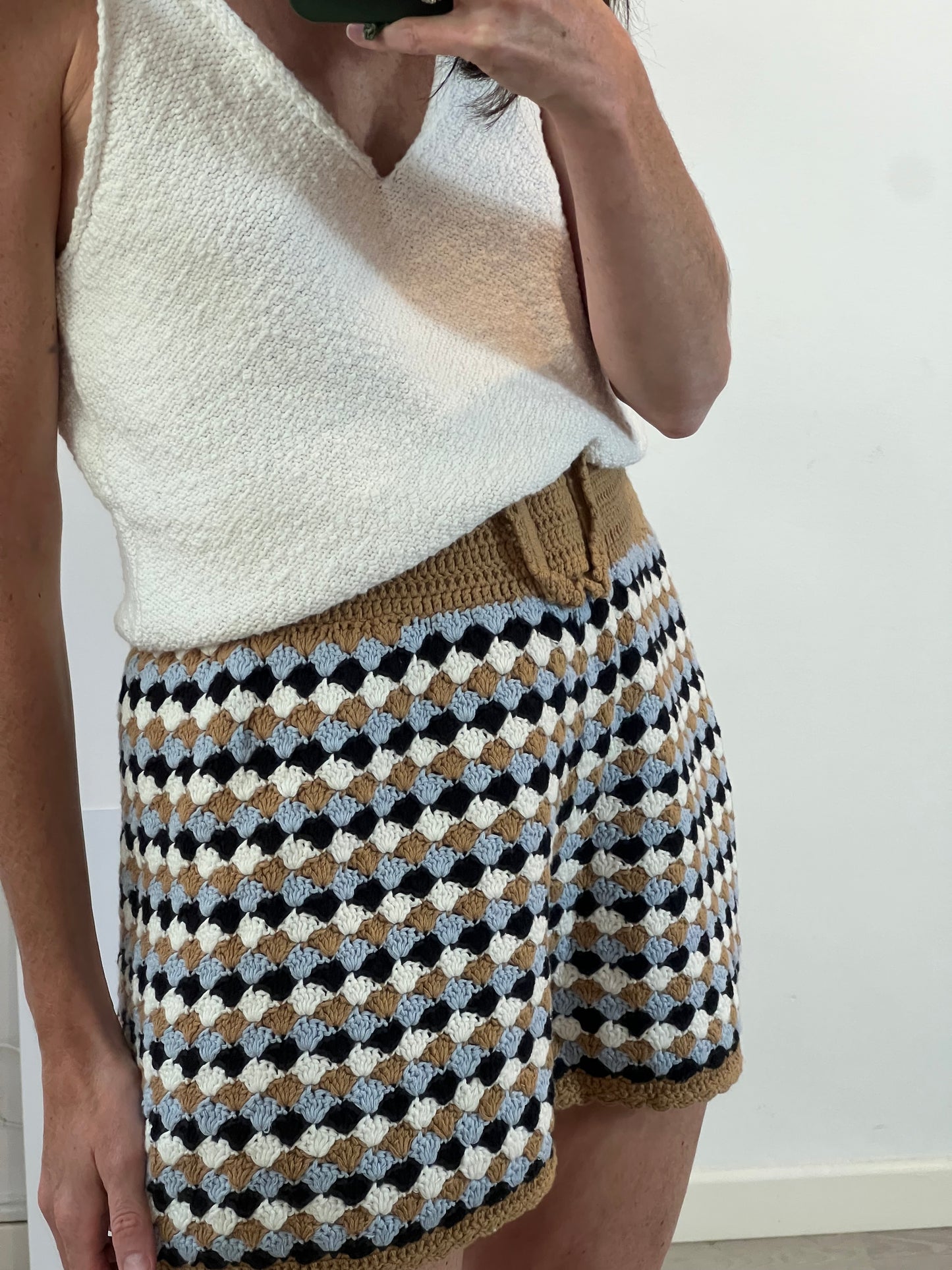 ZARA. Pantalón corto croché T.s