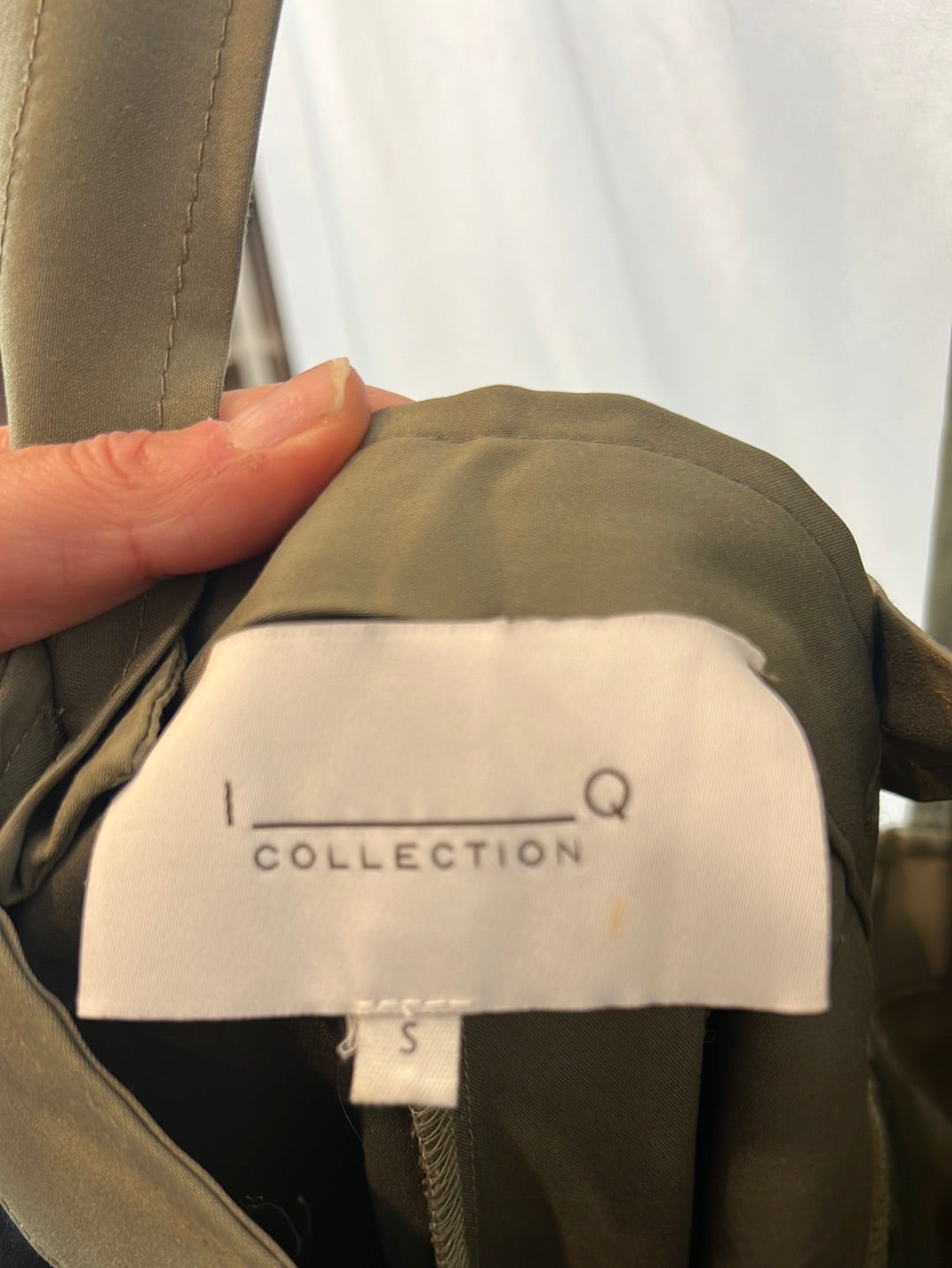 IQ COLLECTION. Peto verde detalles negros T.s