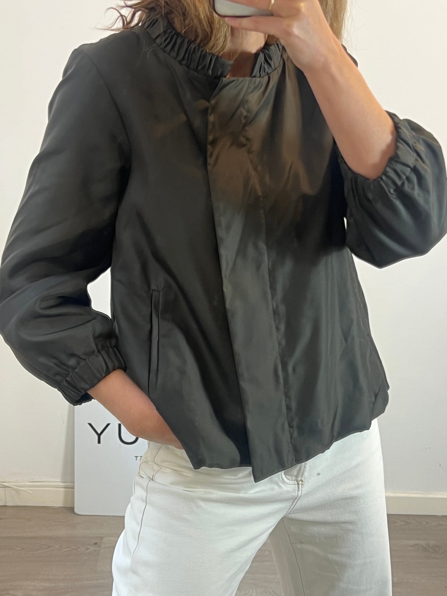 HAKEI. Chaqueta verde caqui corta vientos. T S