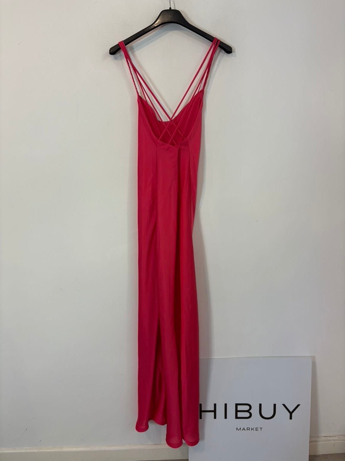 ENTRE HILO Y ALGODÓN. Vestido largo rosa satinado