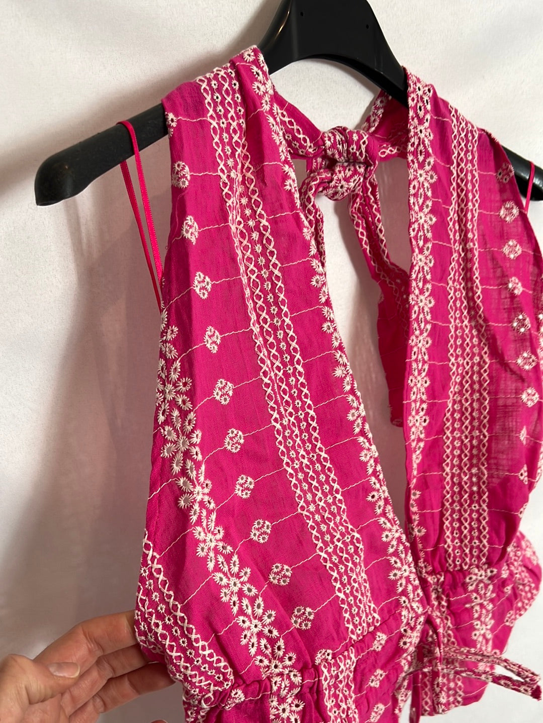 ZARA. Top rosa atado al cuello. T S