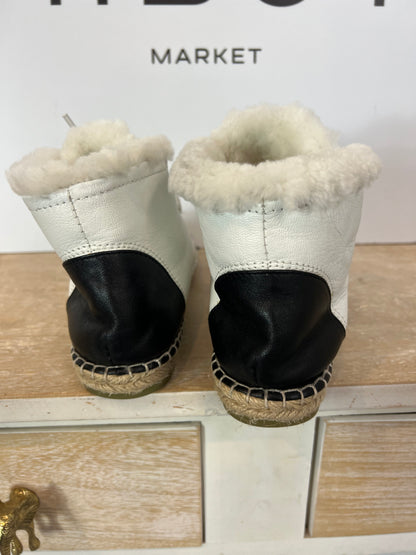 OTRAS. Botines borrego suela esparto. T 38