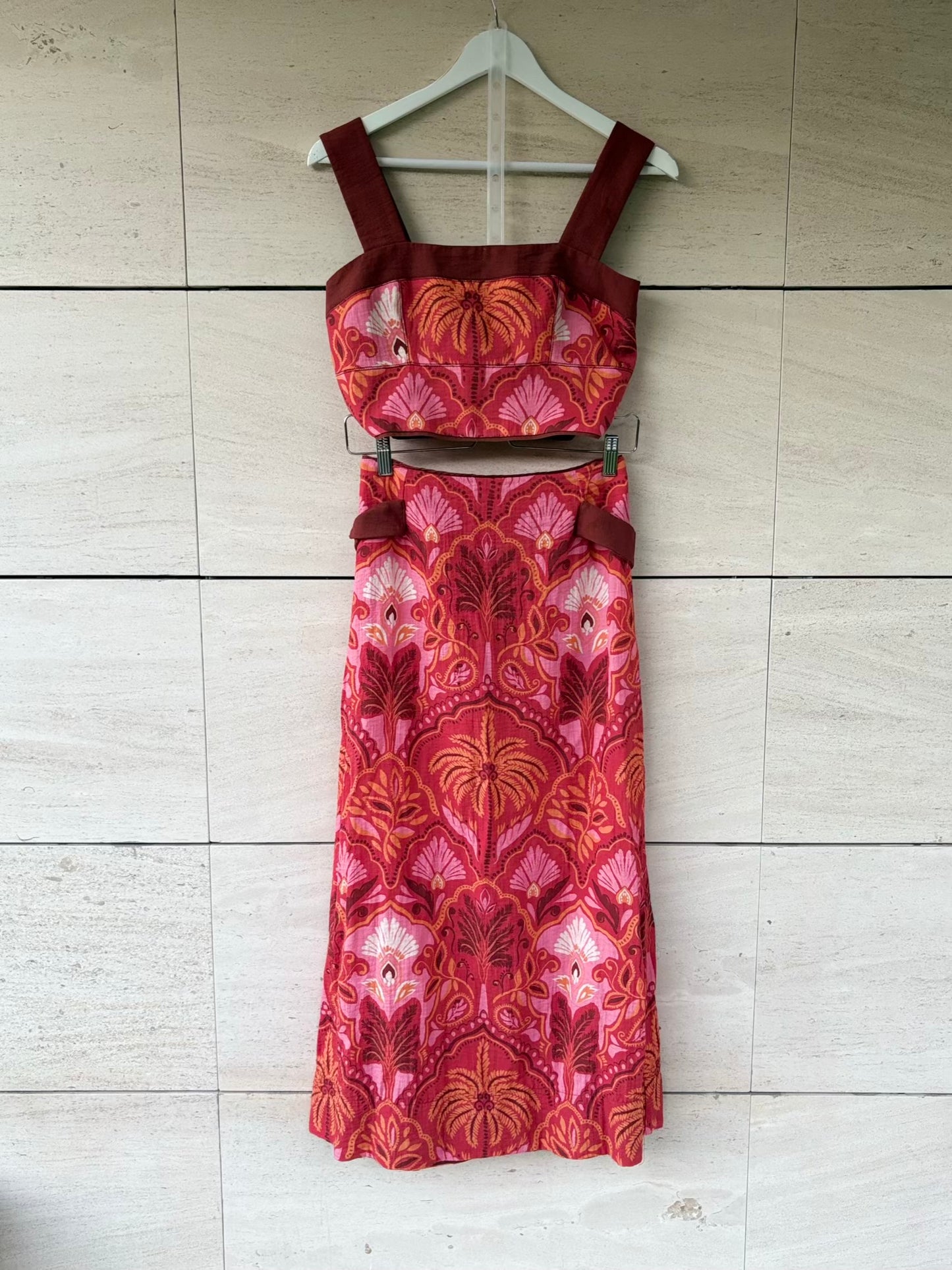 COLOR NUDE. Conjunto estampado contrastes
