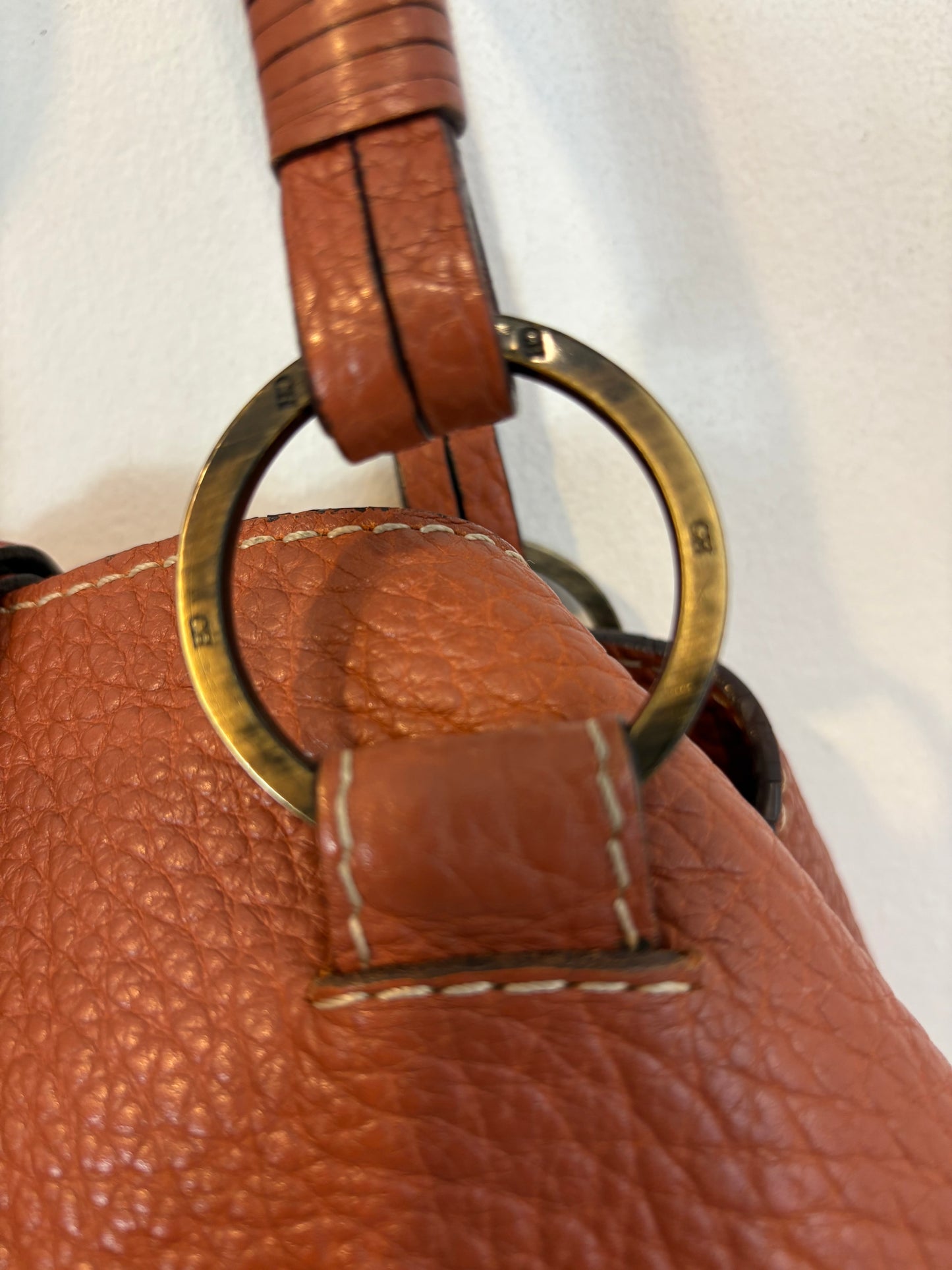 CAROLINA HERRERA. Bolso de hombro piel asa multiple