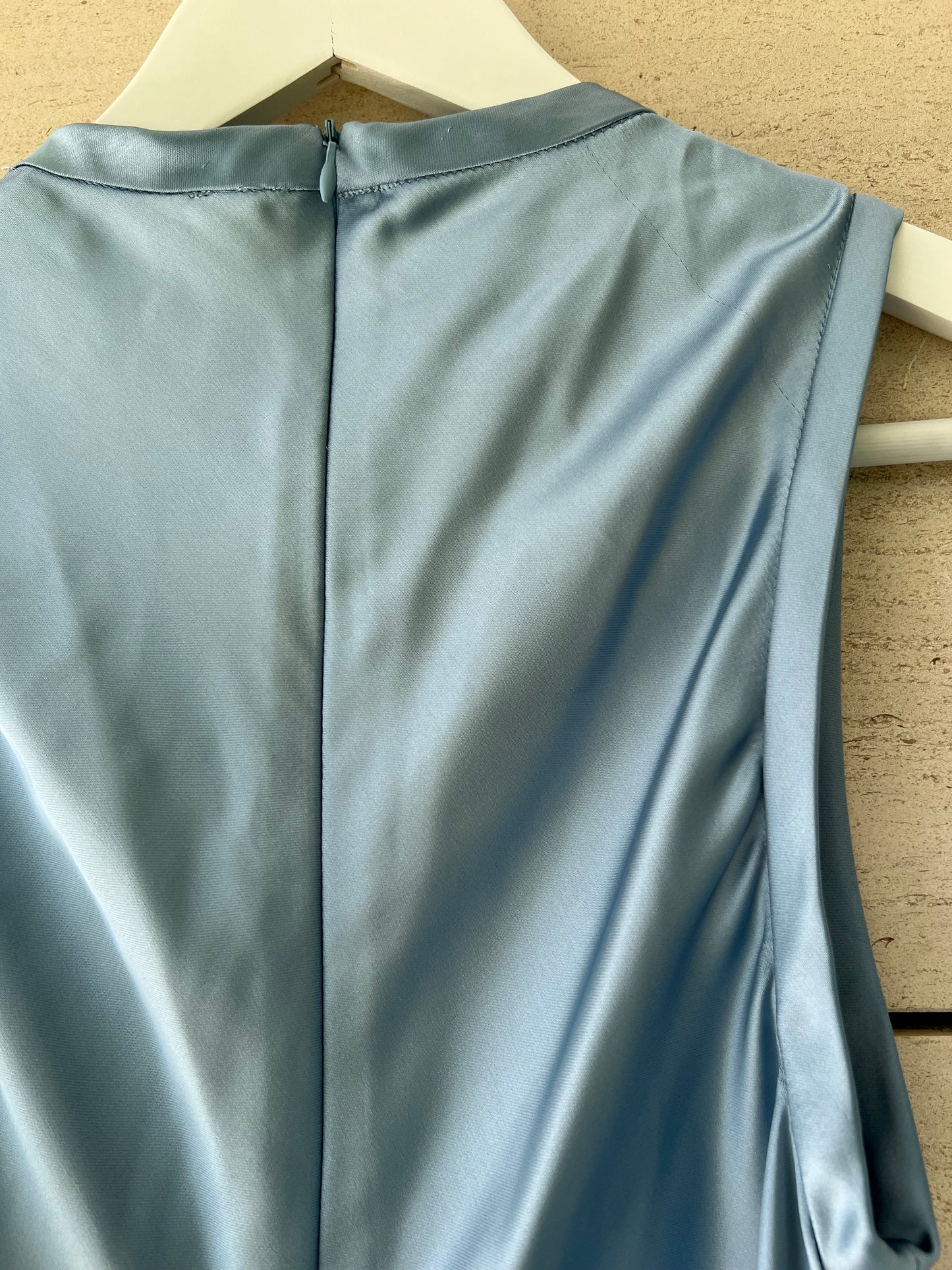 ZARA. Vestido satinado azul  T.s