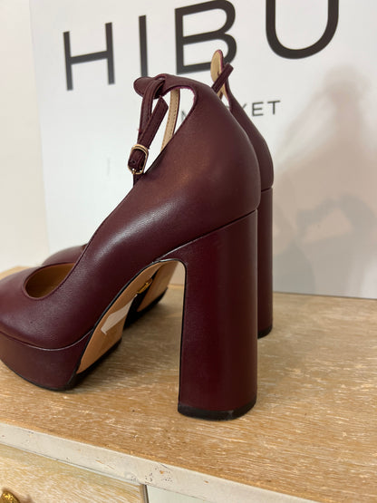LOLA CRUZ. Burgundy leather platform pumps. Size 39