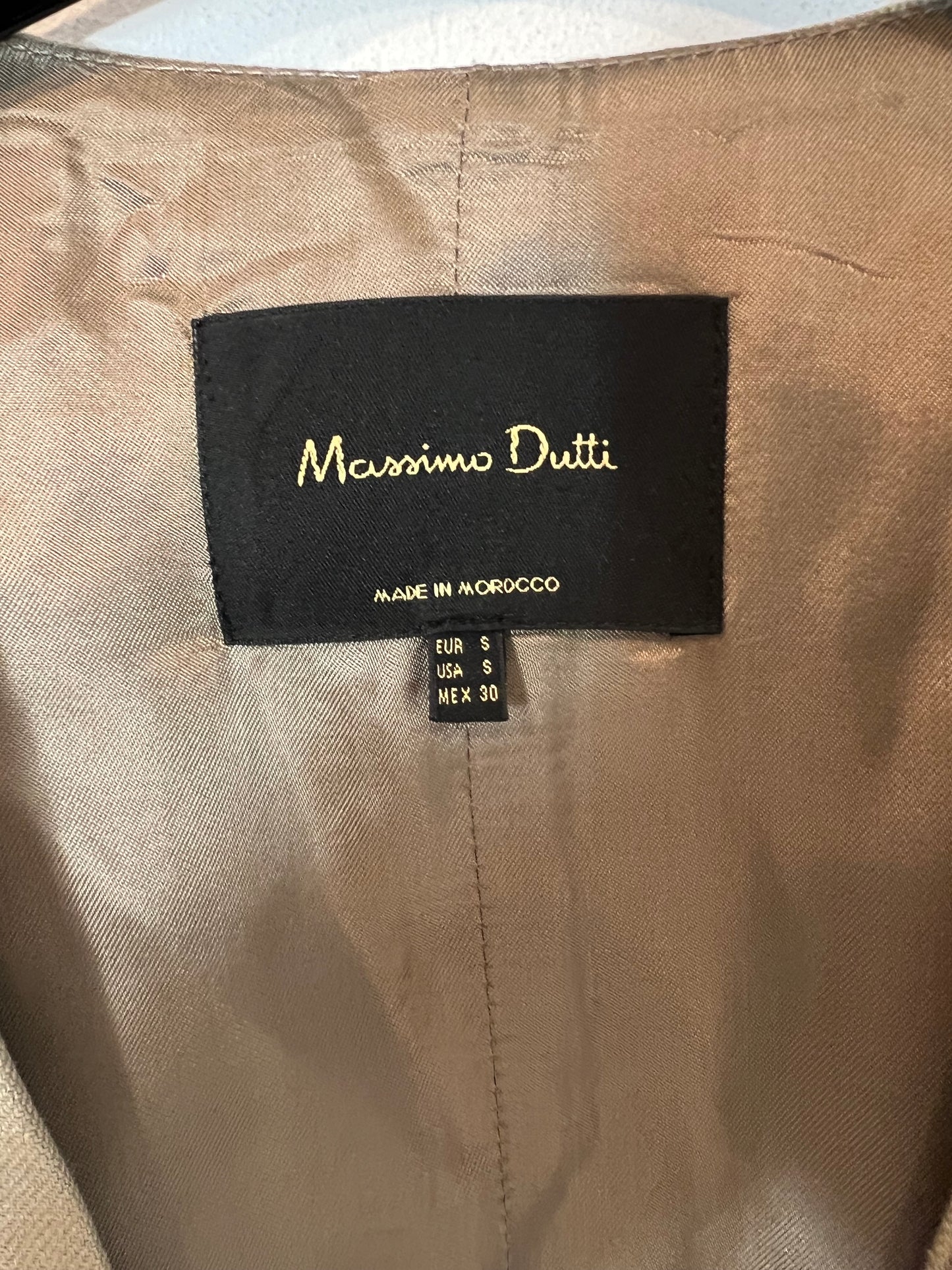 MASSIMO DUTTI. Chaleco beige T.s