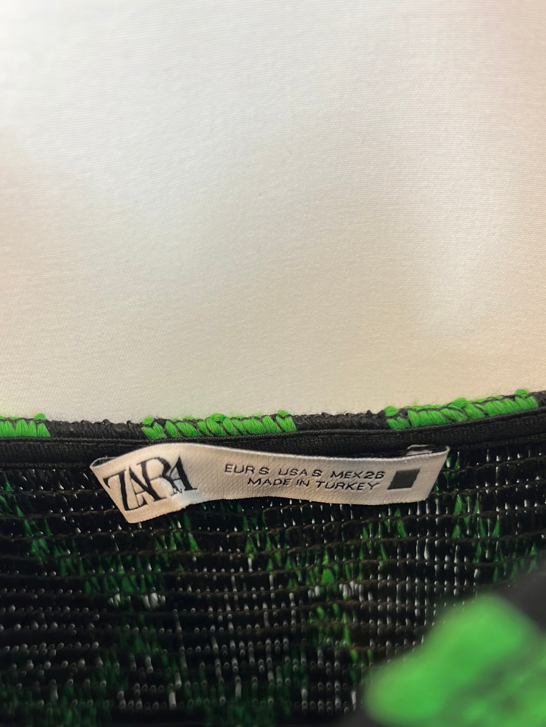 ZARA. Short black and green Ts dress