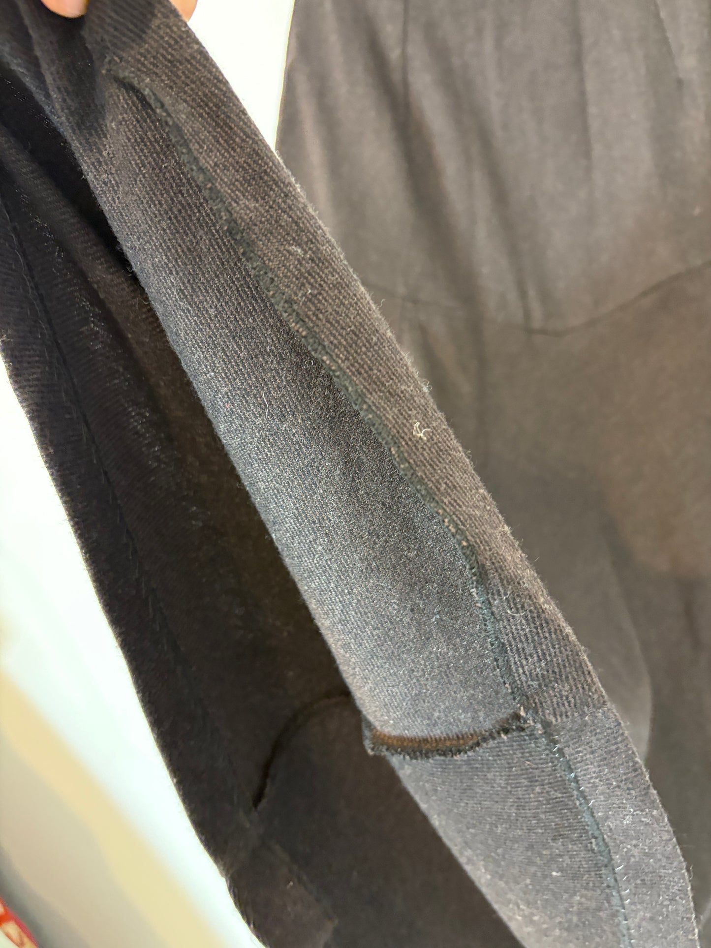 IQ COLLECTION. Conjunto marrón espiga detalle cuello