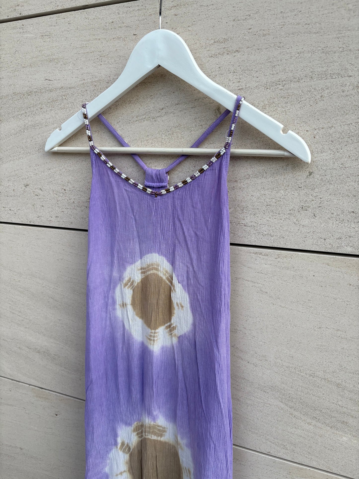 OTRAS. Vestido midi malva detalle abalorios