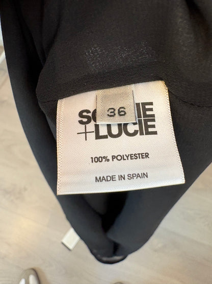 AMEÉ. Sleeveless fringed sweater S.(s)