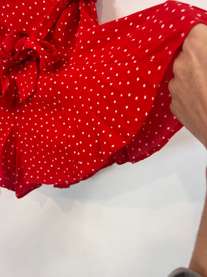 ZARA. Falda/pantalón roja lunares T.s
