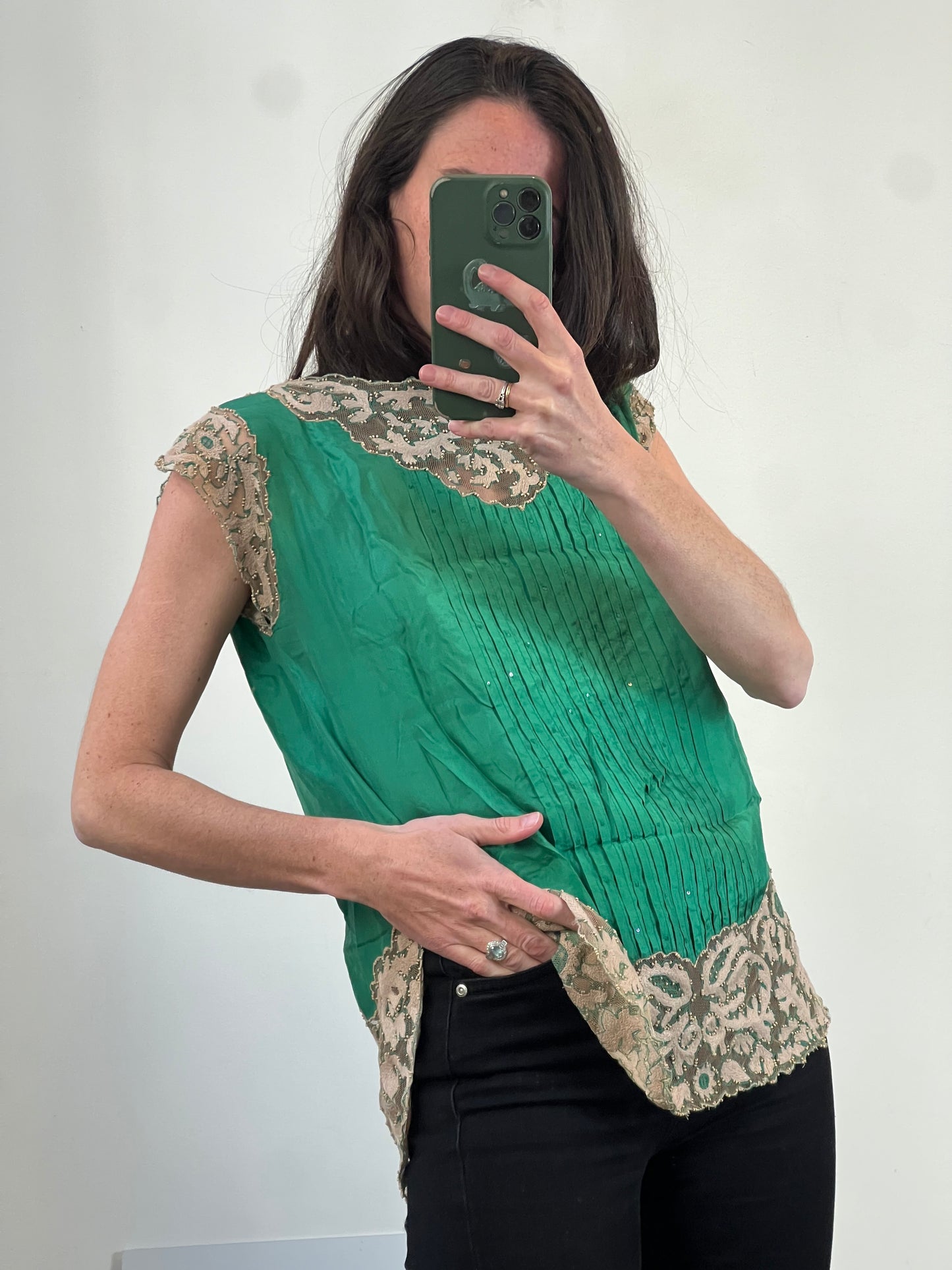 BLUMARINE. Top verde seda y encaje