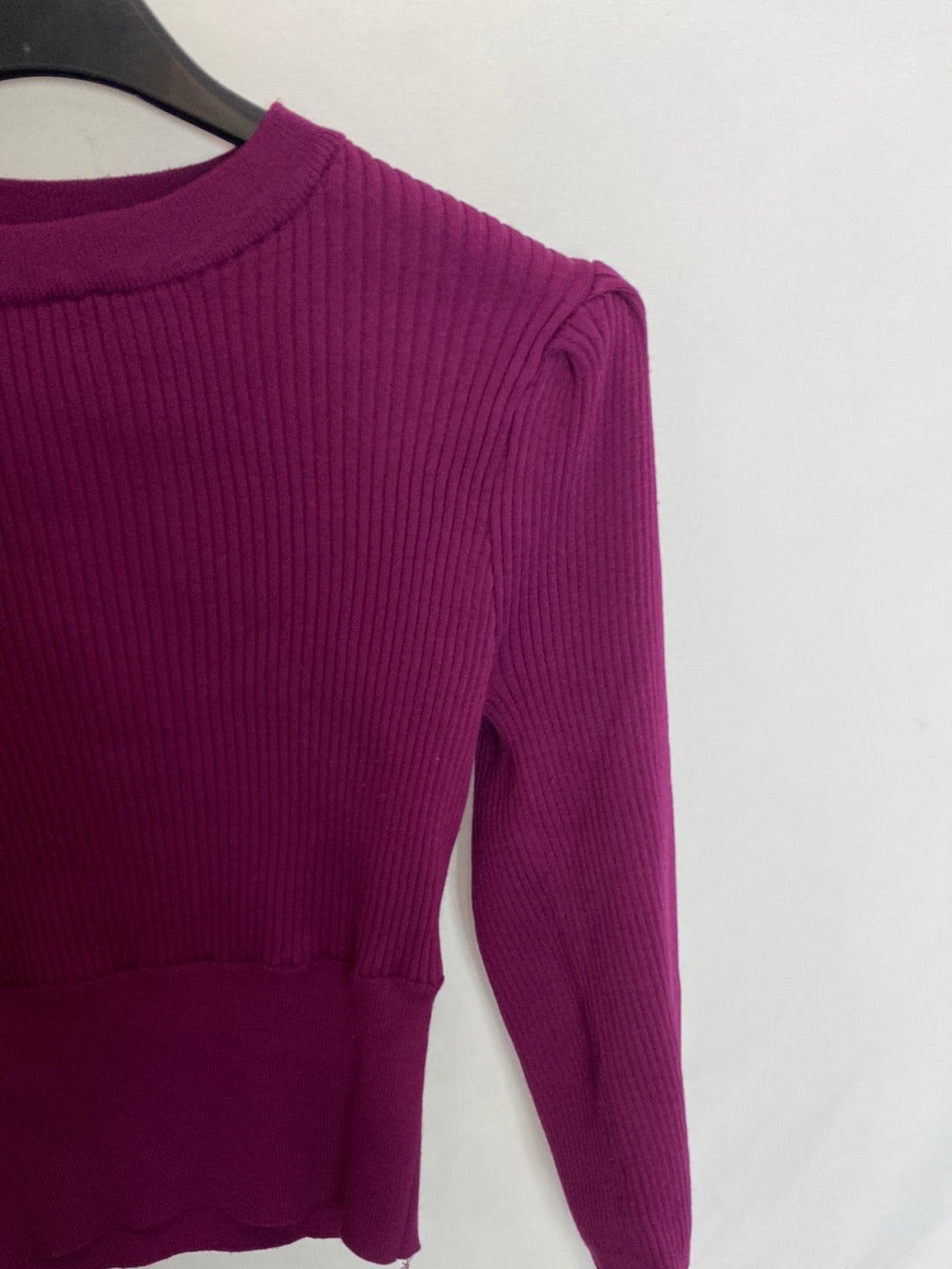 ZARA. Jersey canalé corto detalle botones. T.S