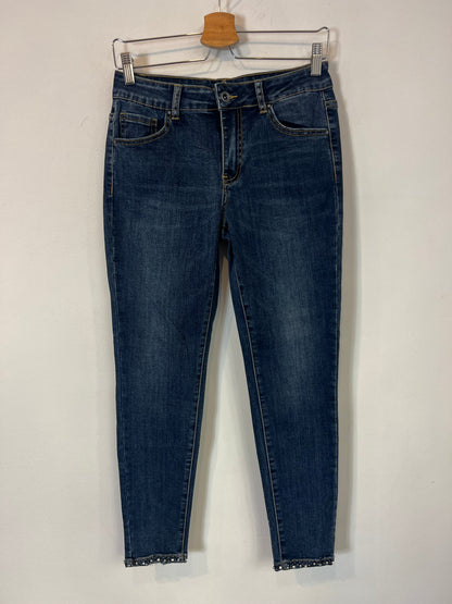 MISS BON BON. Denim pitillo detalle abalorios. T 38
