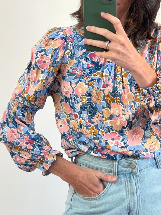 OTRAS. Blusa estampado flores detalle hombros. T S