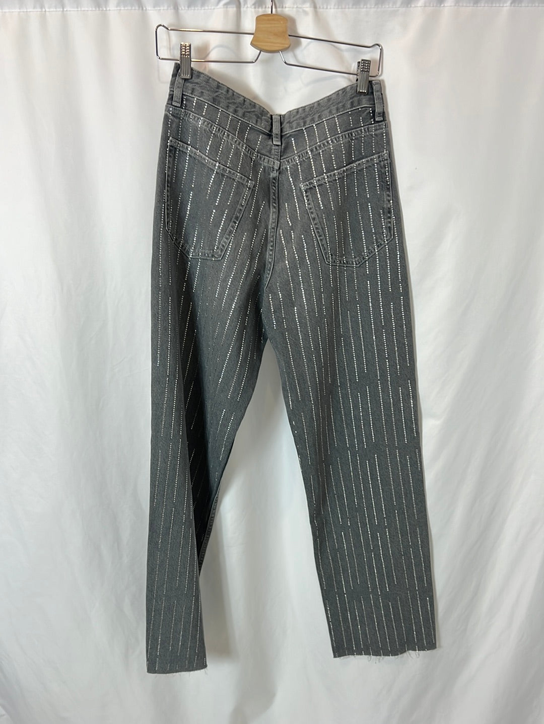 ZARA. Gray denim with wide leg details. Size 38