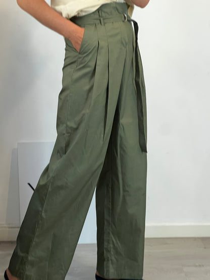 MANGO. Pantalón verde ancho
