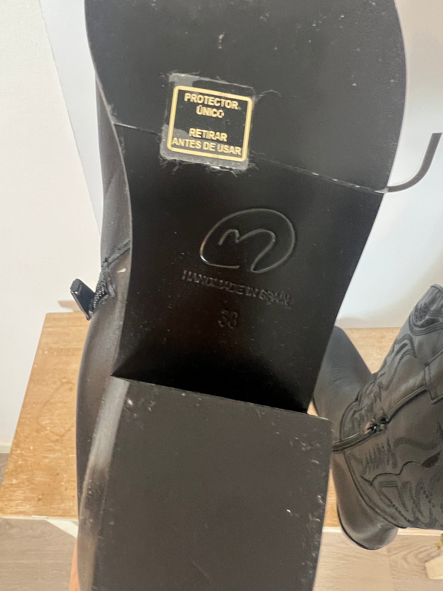 MICUIR. botas negras cowboy T.38