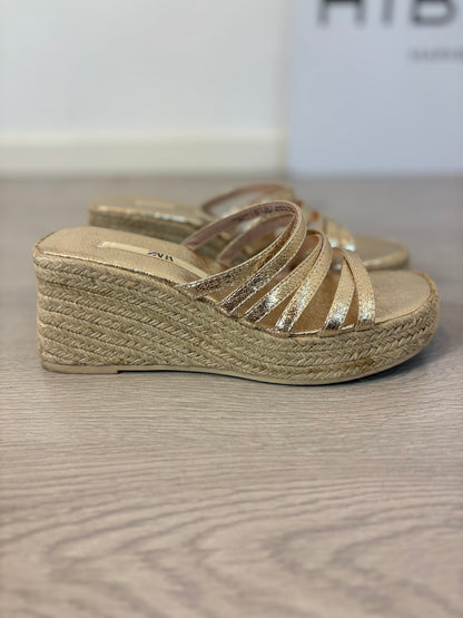 ZARA. Sandalias plataforma esparto. T 38