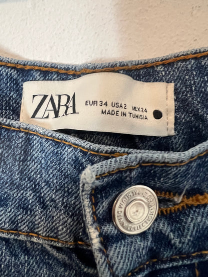 ZARA. Denim recto lavado medio. T 34