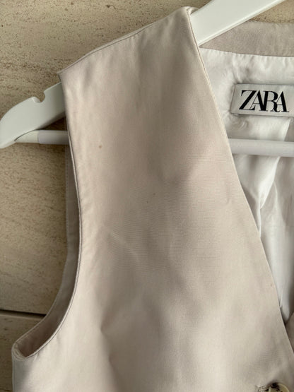 ZARA. Beige pleated vest. TS
