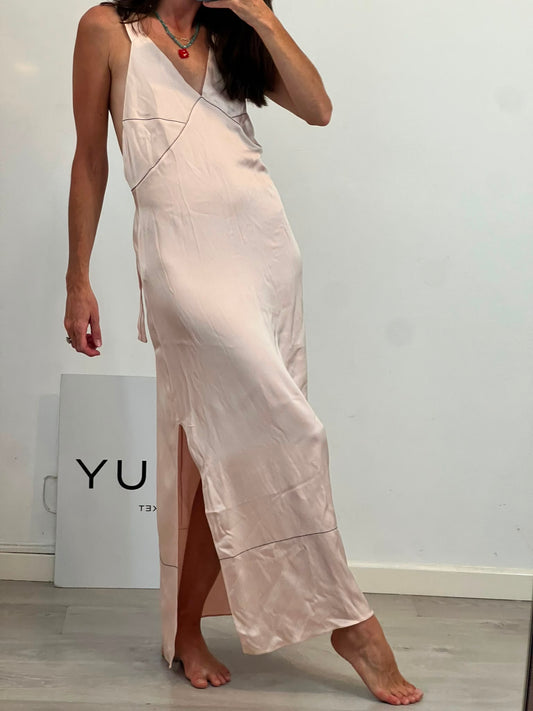 Vestido largo lencero costuras rosa claro