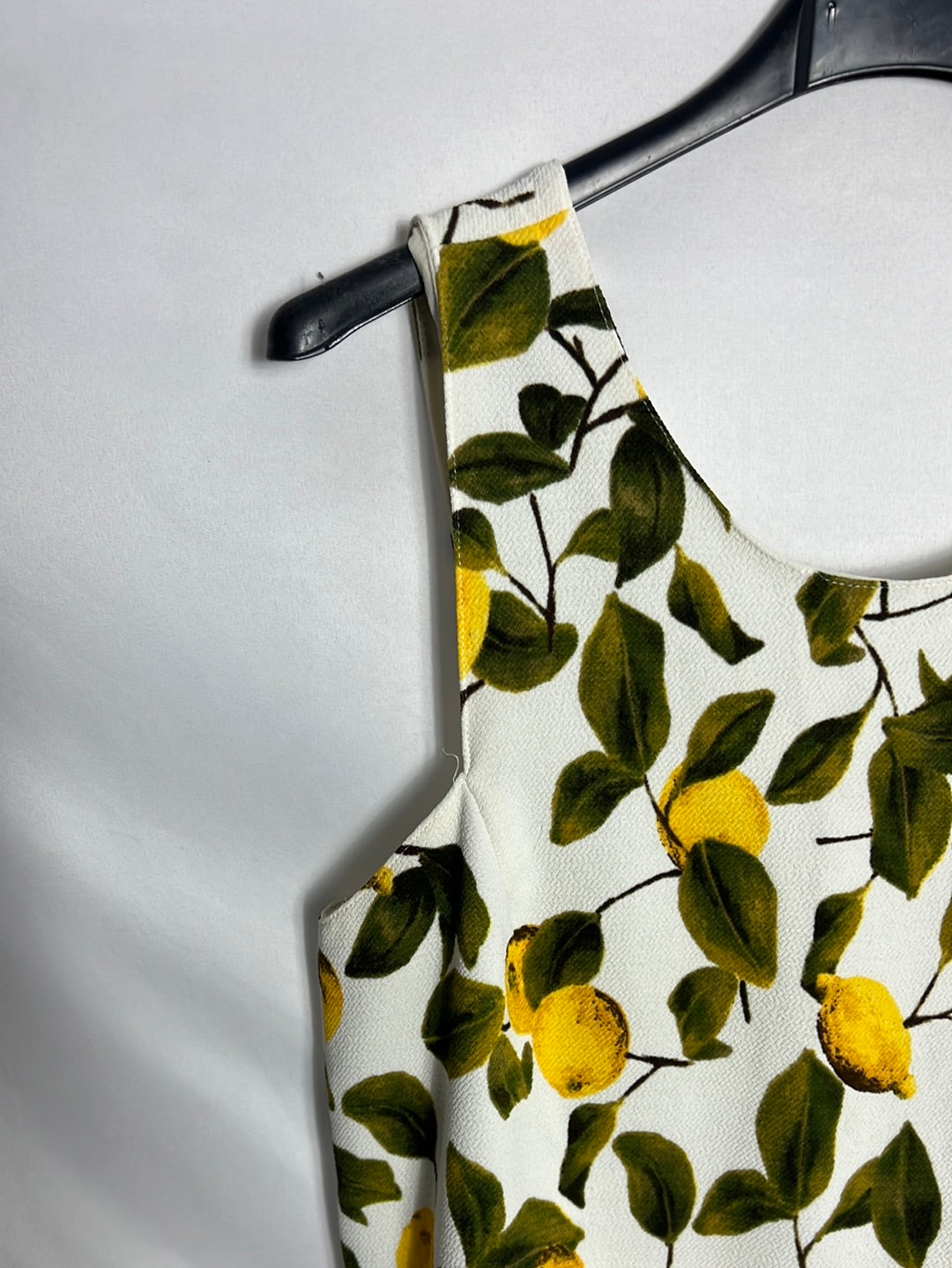 ZARA. White lemon top with back detail.TS