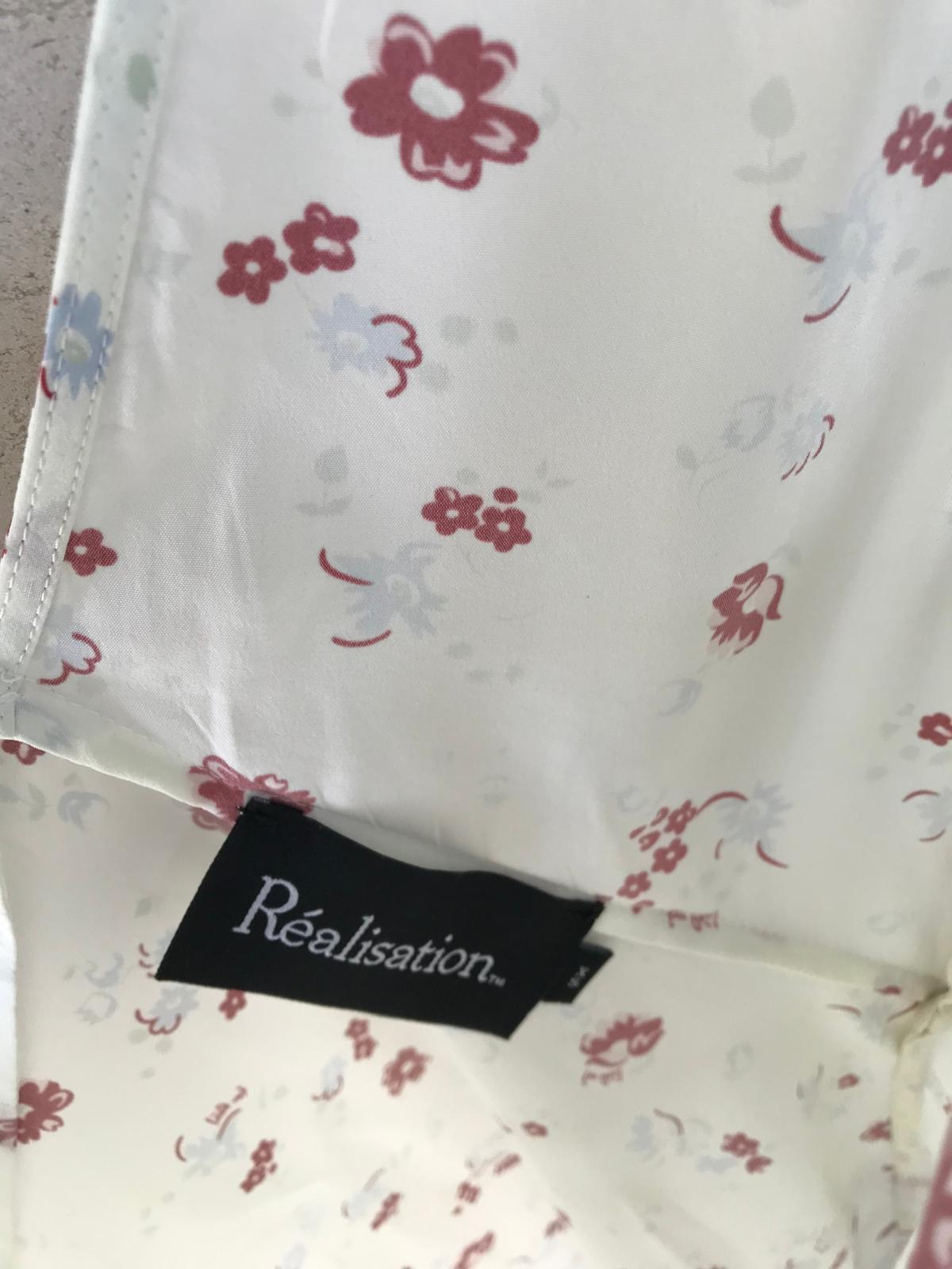 RÉALISATION. Vestido corto seda etamapdo flores