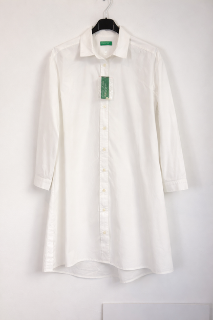 UNITED COLORS OF BENETTON. Vestido camisero blanco